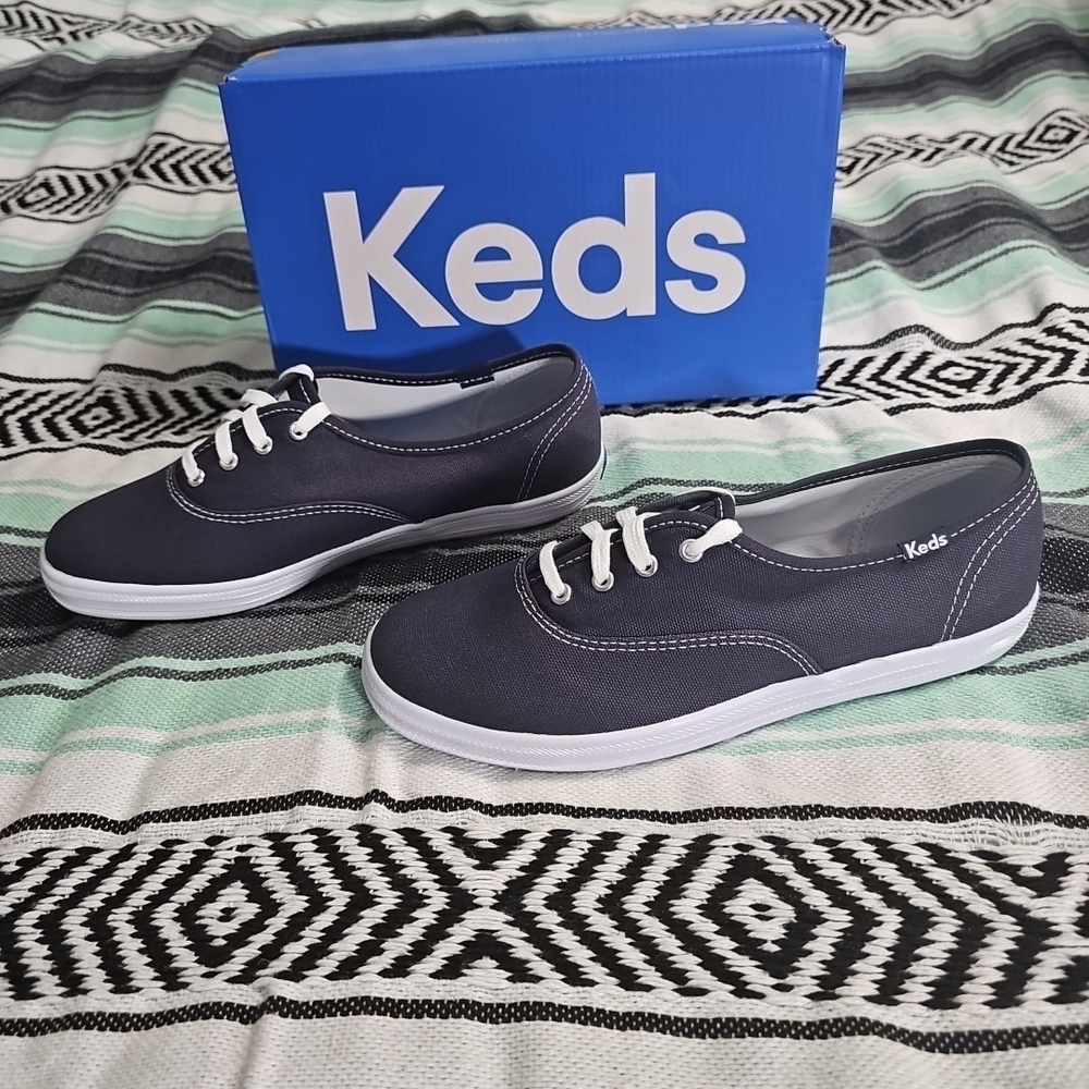 Keds Women's Champion Navy Canvas‎ Sneaker Size 5.5XW (Extra Wide) New In Box